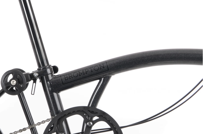 Brompton P Line Urban Folding Bike in Midnight Black - Telescopic Seatpost-4